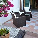 Sur Heated Pool Apartment
