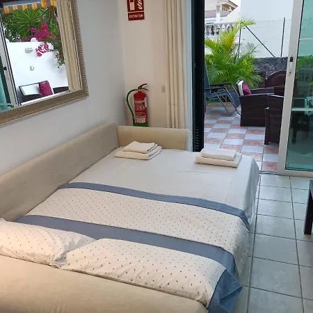 Sur Heated Pool Apartment